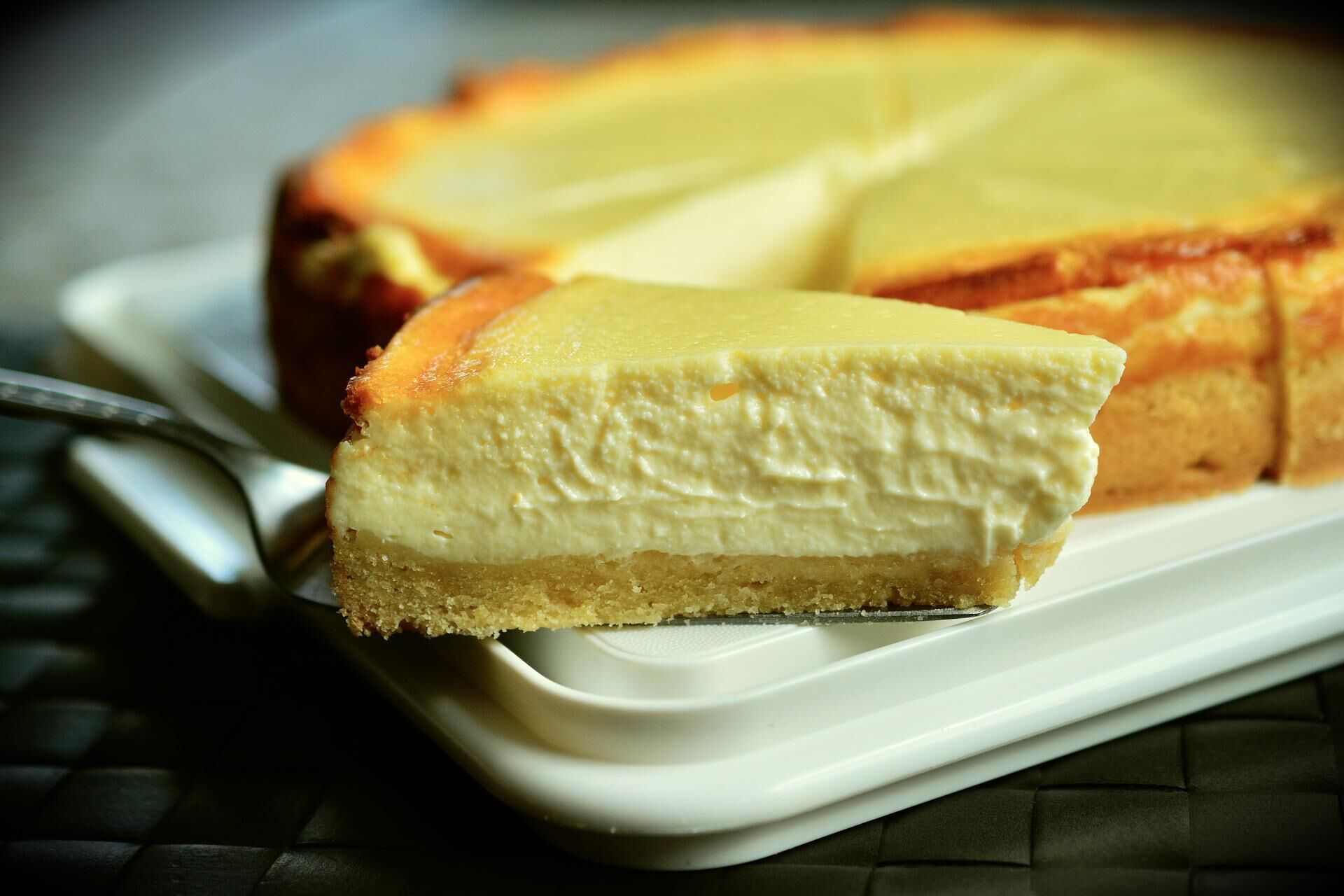 cheesecake-g41f83f1d9_1920